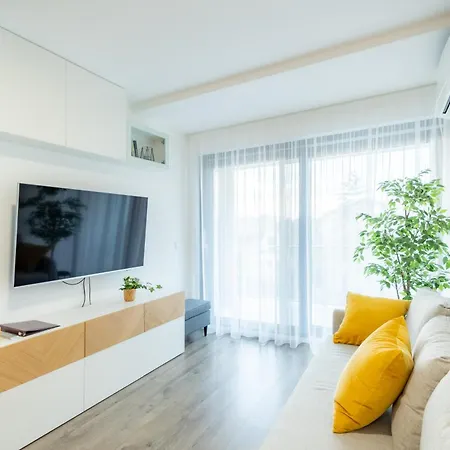 Casa Romana By Bltn *