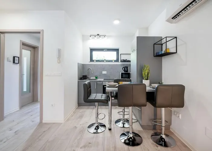 Casa Romana By Bltn *